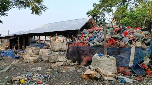 আবাসিক এলাকায় প্লাস্টিক রিসাইক্লিং কারখানা বন্ধের দাবি