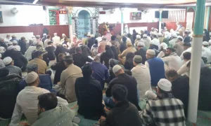 বৃটেনের কার্ডিফে পবিত্র ঈদুল ফিতর উদযাপন