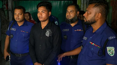 প্রতিমন্ত্রীকে ‘গাঁজাখোর’ সম্বোধন, ফেসবুক পোস্টে কলেজছাত্র আটক