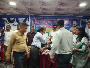 
বাজুয়া সুরেন্দ্রনাথ ডিগ্রি কলেজে সংসদ সদস্য আমীর এজাজ খানকে সংবর্ধনা