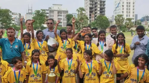 ২০২৬ সালের ‘নতুন কুঁড়ি স্পোর্টস’ ফুটবল টুর্নামেন্টে খুলনা জেলা চ্যাম্পিয়ন দাকোপ মহিলা ফুটবল দল