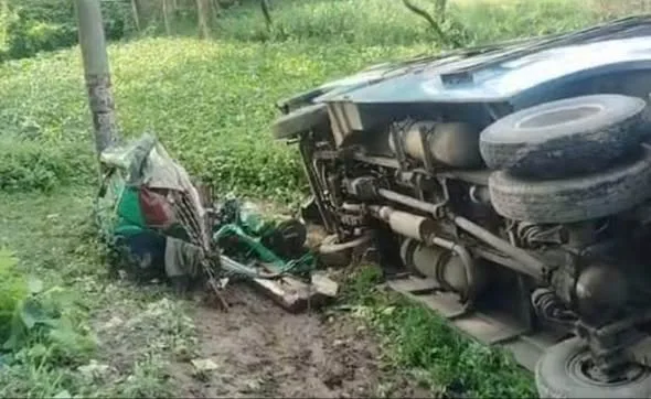 সিলেট–সুনামগঞ্জ মহাসড়কে ভয়াবহ সংঘর্ষে প্রাণ গেল ৪ জনের।