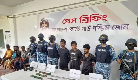 সুন্দরবনে করিম শরীফ বাহিনীর ৩ সদস্য আটক