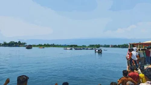 টাঙ্গুয়ার হাওরে হাউসবোট থেকে নদীতে পড়ে নিখোঁজ কিশোর, সন্ধ্যা পর্যন্ত মেলেনি সন্ধান।