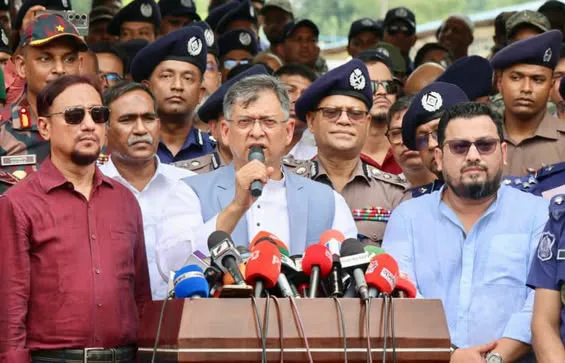 সলিমপুরে সন্ত্রাসী নিয়ন্ত্রণ ভাঙার পাশাপাশি র‍্যাব ক্যাম্প ভাঙচুরের নেপথ্য শক্তি খুঁজছে সরকার