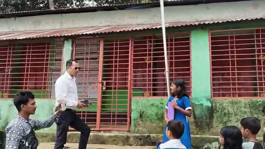 সংসদ সদস্যের পরিদর্শনে মিললো পরিক্ষার দিনে তালা বিদ্যালয়ে অনুপস্থিত ১ডজন শিক্ষক