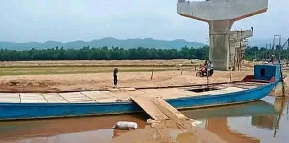 পানি নেই নদীতে, তবুও নৌকা ভাড়া! তাহিরপুরে চাঞ্চল্য