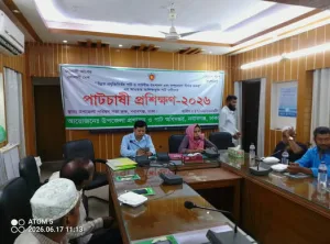নবাবগঞ্জে পাটচাষীদের প্রযুক্তিনির্ভর প্রশিক্ষণ অনুষ্ঠিত