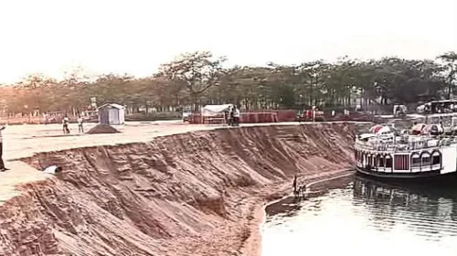 শিমুলবাগান সংলগ্ন যাদুকাটা নদীর পাড় কেটে বালু লুটঃ ইউপি সদস্যসহ ৬ জনের নামে মামলা