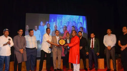 চট্টগ্রাম শিল্পকলা একাডেমিতে নান্দনিক চট্টলার বর্ষাবরণ উৎসব ও গুণীজন সংবর্ধনা সম্পন্ন