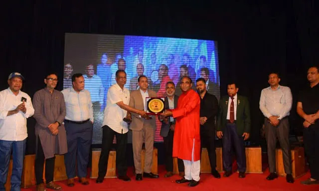 চট্টগ্রাম শিল্পকলা একাডেমিতে নান্দনিক চট্টলার বর্ষাবরণ উৎসব ও গুণীজন সংবর্ধনা সম্পন্ন