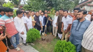 খুলনা জেলা পরিষদের উদ্যোগে বৃক্ষরোপণ কর্মসূচির উদ্বোধন