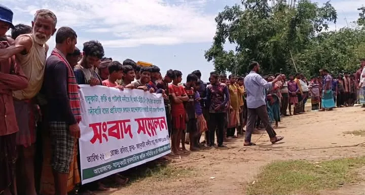 তাহিরপুরে নদী পথে বিআইডব্লিউটি ও টুল টেক্সের নামে অতিরিক্ত চাদাঁবাজি বন্ধের নির্দিষ্টকালের নৌ ধর্মঘটের ডাক