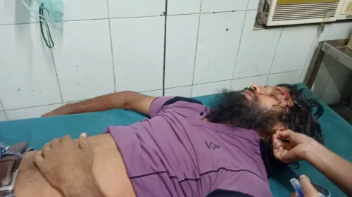 রাজশাহীতে সন্ত্রাসী হামলায় গুরুতর আহত সাংবাদিক সম্রাট, হাসপাতালে চিকিৎসাধীন