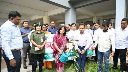 খুলনা জেলার দাকোপ উপজেলা পরিদর্শন করেন জেলা প্রশাসক ও বিজ্ঞ জেলা ম্যাজিস্ট্রেট মিজ্ হুরে জান্নাত