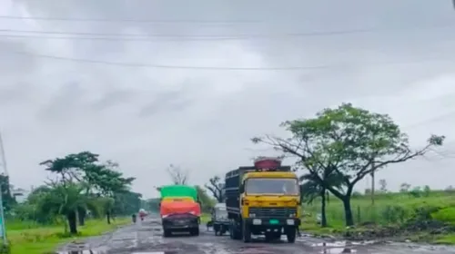 খুলনা -মোংলা মহাসড়কের ২০ কিমিঃ বেহাল দশা দুর্ঘটনা আর ভোগান্তির নতুন নাম