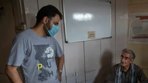 জামিনে মুক্তি পেলেন কাশ্মীরি কর্মী খুররম পারভেজ ও সাংবাদিক ইরফান মেহরাজ মানবাধিকার সংবাদ