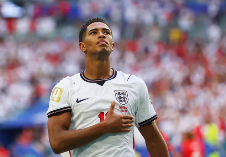 সকার ফুটবল - ফিফা বিশ্বকাপ 2026 - কোয়ার্টার ফাইনাল - নরওয়ে বনাম ইংল্যান্ড - মিয়ামি স্টেডিয়াম, মিয়ামি গার্ডেনস, ফ্লোরিডা, ইউএস - 11 জুলাই, 2026 ইংল্যান্ডের জুড বেলিংহাম তাদের দ্বিতীয় গোল করে উদযাপন করছে REUTERS/Mike Segar