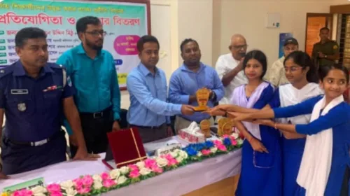 খুলনার দাকোপে সততা চর্চায় শিক্ষার্থীদের উদ্বুদ্ধ করতে বিতর্ক প্রতিযোগিতা