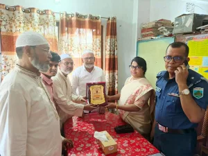 সাপাহারে প্রাথমিক বিদ্যালয়ের শিক্ষকদের সঙ্গে এমপির মতবিনিময় সভা