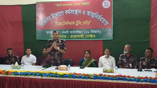 সীমান্ত পাহাড়ার পাশাপাশি উদ্যোক্তা তৈরিতে বিজিবি,  সাপাহারে শুরু হলো মোবাইল সার্ভিসিং প্রশিক্ষণ