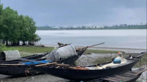 খুলনার দাকোপে নদীর ইলিশ উধাও, সংকটে হাজারো জেলে সাধারণ ক্রেতাদের মাথায় হাত ইলিশ যেন সোনার হরিণ