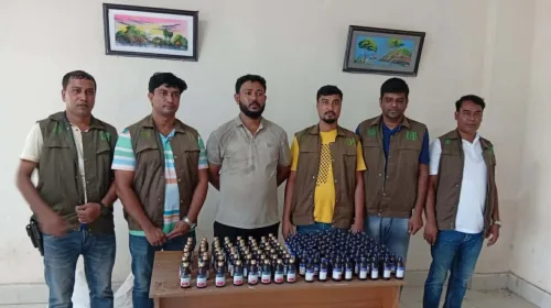 কোটচাঁদপুরে ডিবি পুলিশের হাতে সাবেক পুলিশ সদস্য মাদক সহ আটক