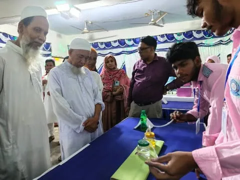 সাপাহারে তেঘরিয়া দ্বি-মুখী উচ্চ বিদ্যালয়ে দিনব্যাপী বিজ্ঞান ও প্রযুক্তি মেলা অনুষ্ঠিত