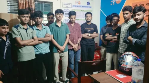 নোয়াখালীতে কিশোর গ্যাংবিরোধী অভিযানে আটক ৬৭