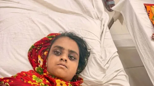 কয়রায় চিকিৎসার অভাব মা ও শিশুর আকুতির ভিডিও ভাইরাল