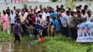 গল্লামারী বধ্যভূমি&rsquo;র জলাশয়ে খুলনা জেলা বিএনপির মাছের পোনা অবমুক্তকরণ
