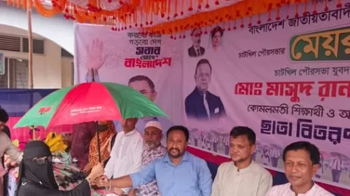 চাটখিলে শিক্ষার্থী ও অভিভাবকদের মাঝে মেয়র প্রার্থী মাসুদ রানা
