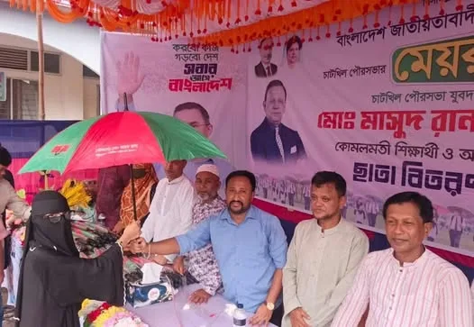 চাটখিলে শিক্ষার্থী ও অভিভাবকদের মাঝে মেয়র প্রার্থী মাসুদ রানা