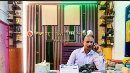 দাকোপের প্রতিটি মানুষের প্রাণের দাবি ডাঃ সুদীপ বালাকে বদলি নয় তাকে আবারো ফিরে আনা হোক