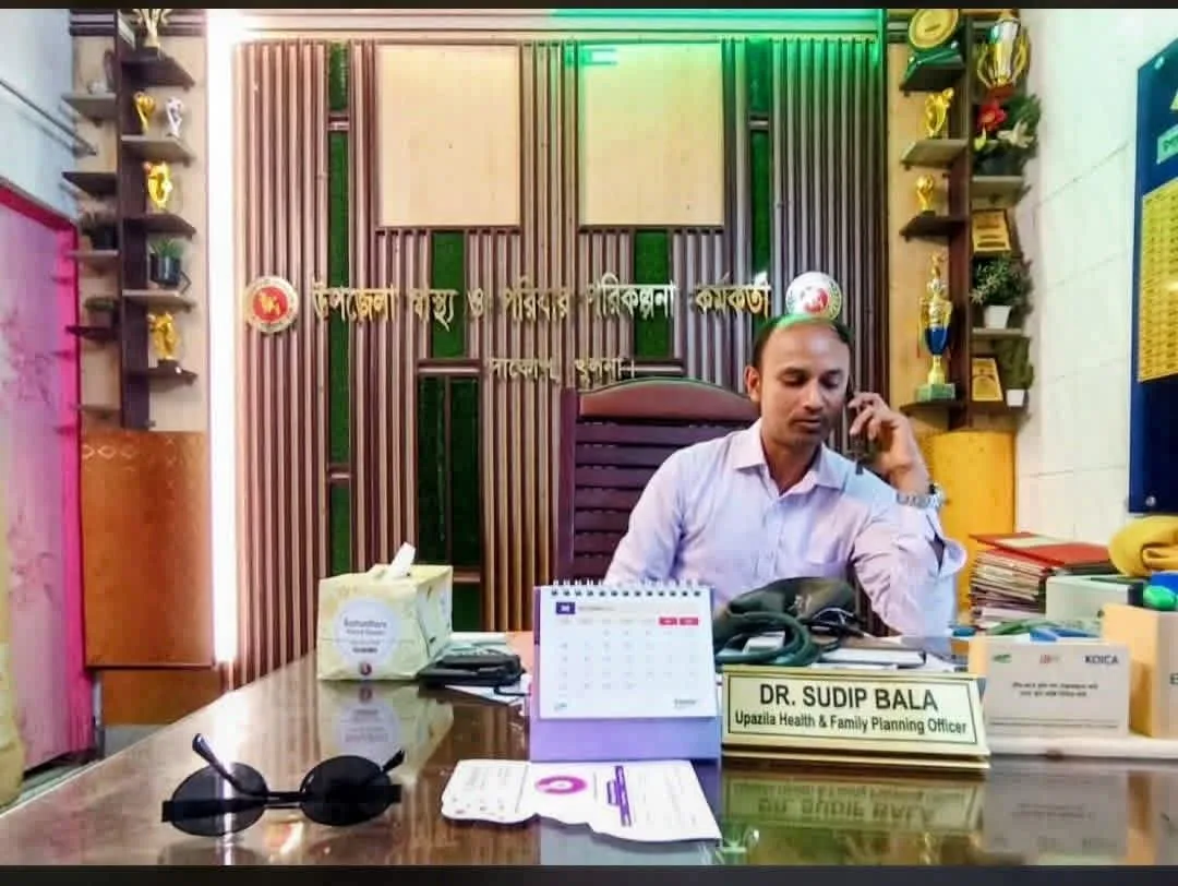 দাকোপের প্রতিটি মানুষের প্রাণের দাবি ডাঃ সুদীপ বালাকে বদলি নয় তাকে আবারো ফিরে আনা হোক