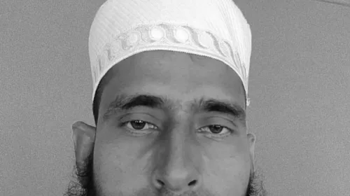 নওগাঁর সাপাহারে সড়ক দুর্ঘটনায় মৌলভী মো. আবু সাঈদ নামে এক স্কুলশিক্ষকের মৃত্যু হয়েছে। তিনি উপজেলার আইহাই উচ্চ বিদ্যালয়ের সহকারী শিক্ষক হিসেবে কর্মরত ছিলেন।