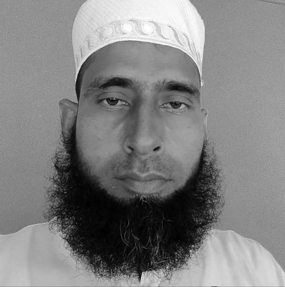 নওগাঁর সাপাহারে সড়ক দুর্ঘটনায় মৌলভী মো. আবু সাঈদ নামে এক স্কুলশিক্ষকের মৃত্যু হয়েছে। তিনি উপজেলার আইহাই উচ্চ বিদ্যালয়ের সহকারী শিক্ষক হিসেবে কর্মরত ছিলেন।