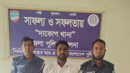 দাকোপে চালনা পৌরসভা সেচ্ছাসেবক লীগের আহবায়ক কামরুল ইসলাম (৩৯) আটক