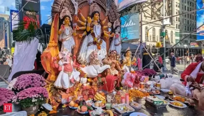 যুক্তরাষ্ট্রজুড়ে শারদীয় দুর্গোৎসবের বর্ণিল প্রস্তুতি ও উদযাপন