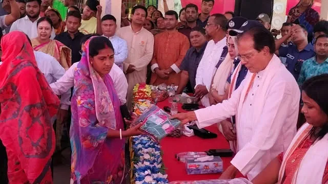 ত্রাণমন্ত্রী অধ্যক্ষ আসাদুল হাবিব দুলু